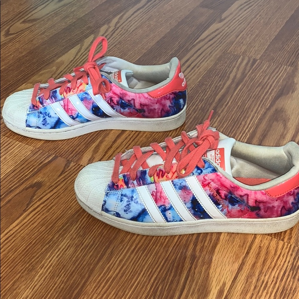 Adidas superstars